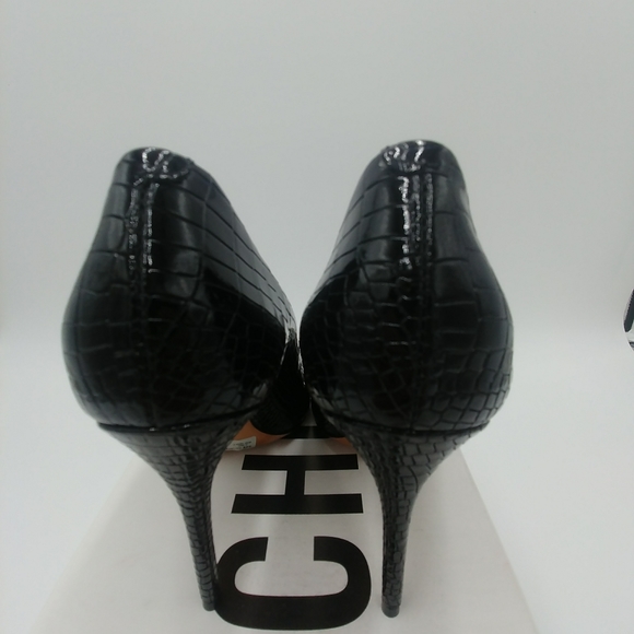 Women's Schutz Gleide Black Croc-Embossed Patent Leather Pump  size 9 M - Picture 3 of 10